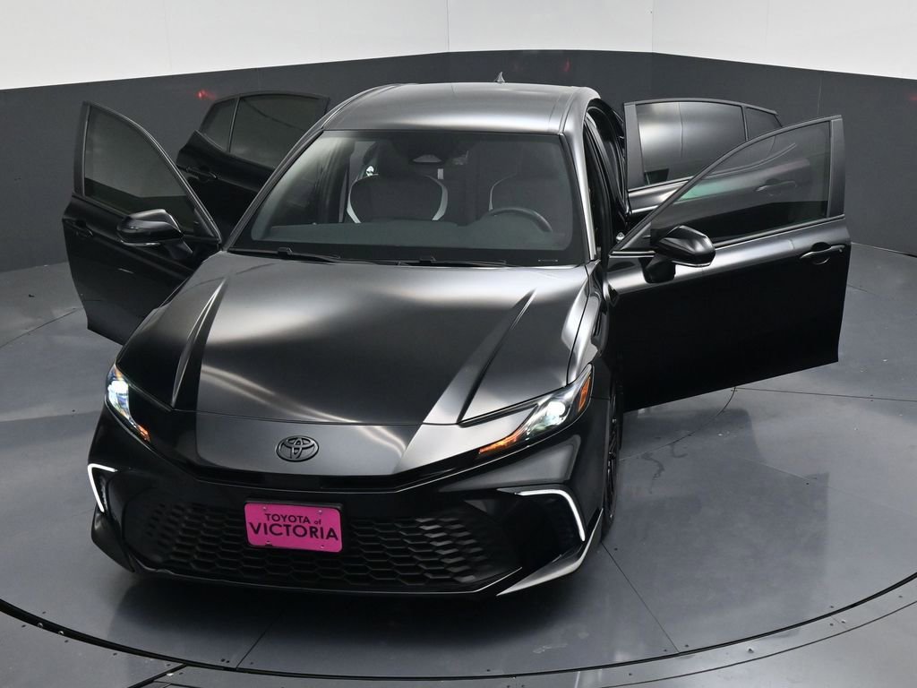 Used 2025 Toyota Camry SE image 23