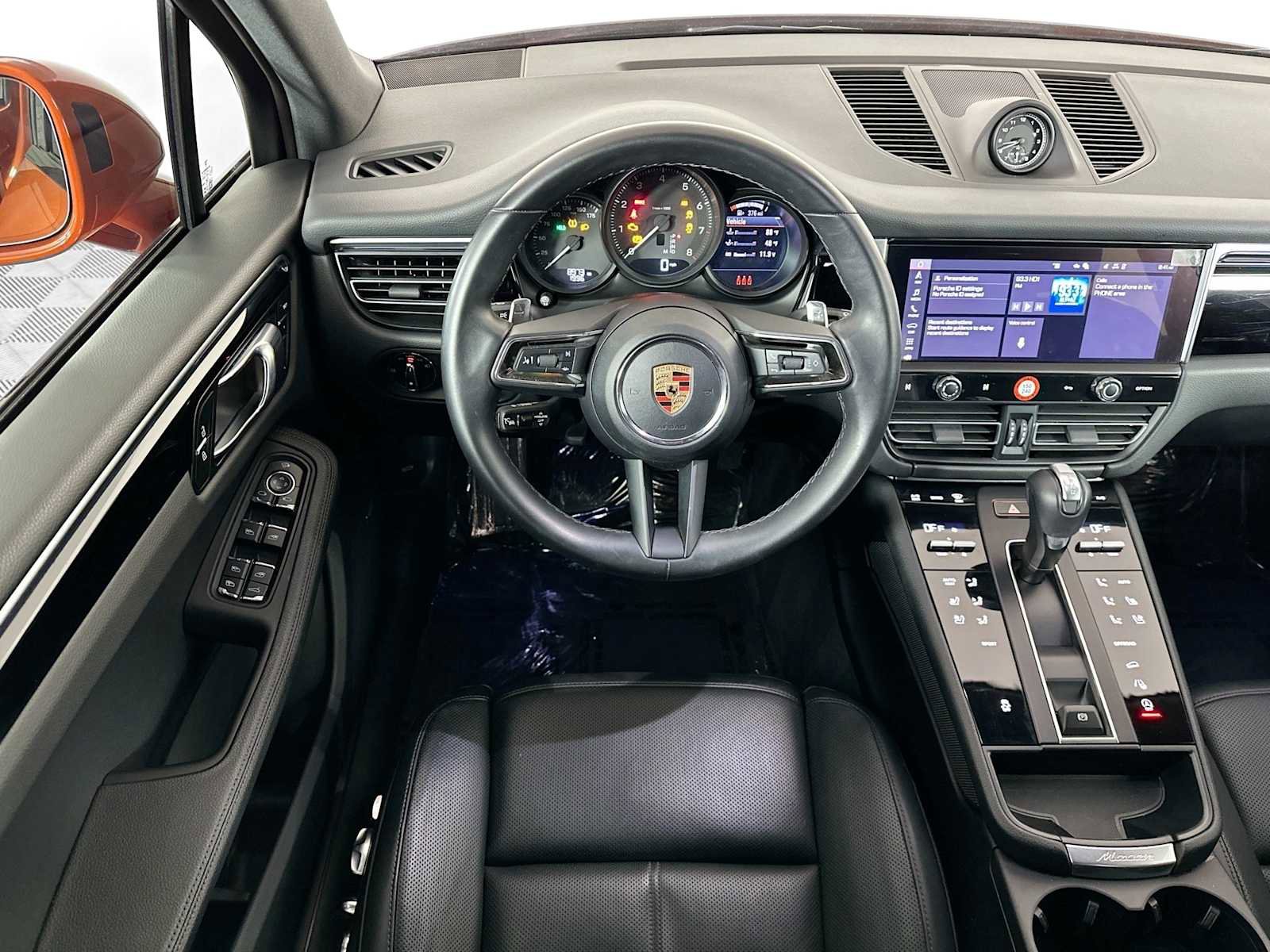 Certified 2024 Porsche Macan AWD/4WD image 22