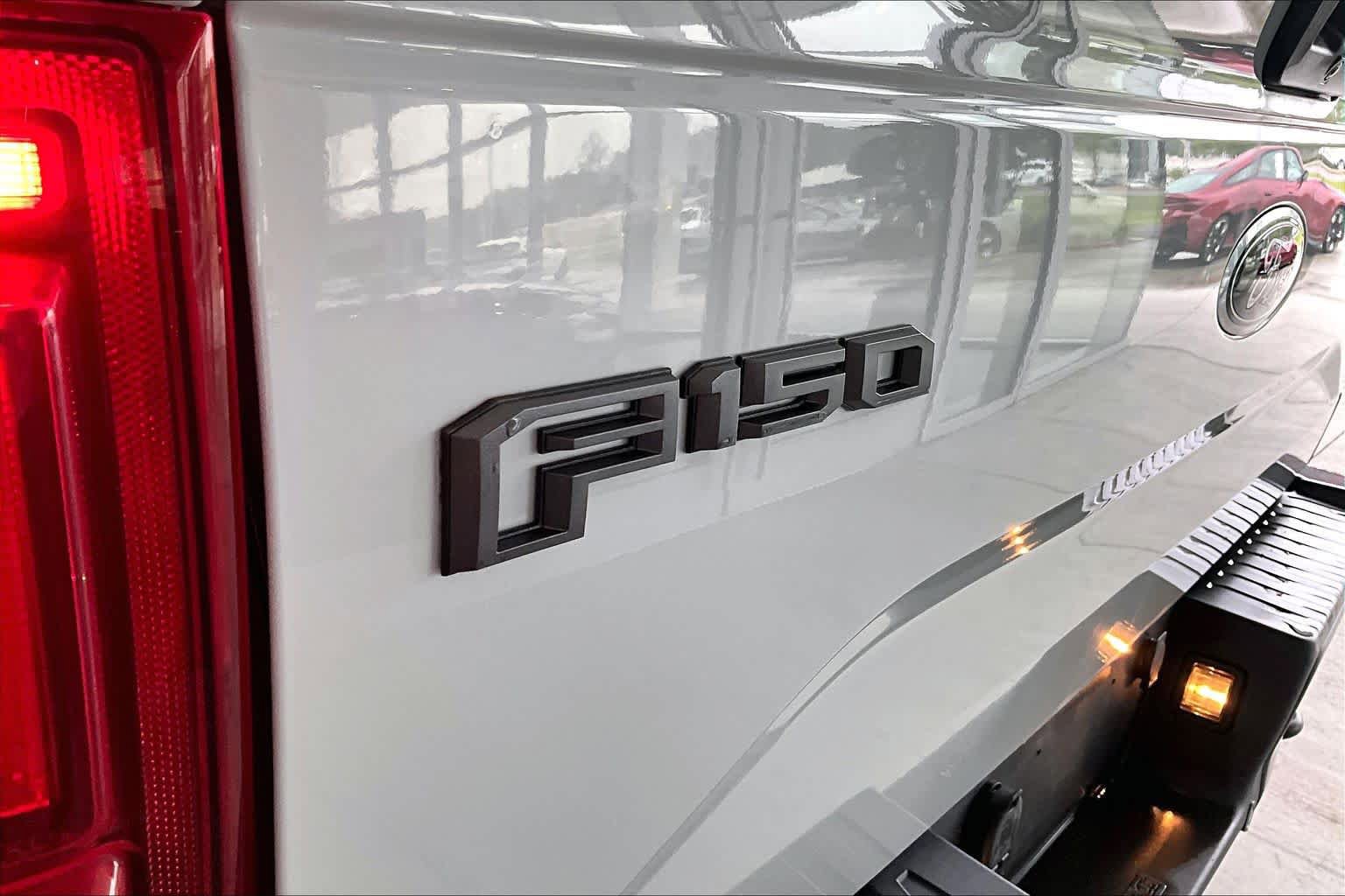 Used 2017 Ford F150 Raptor w/ Equipment Group 801A Mid AWD/4WD image 9