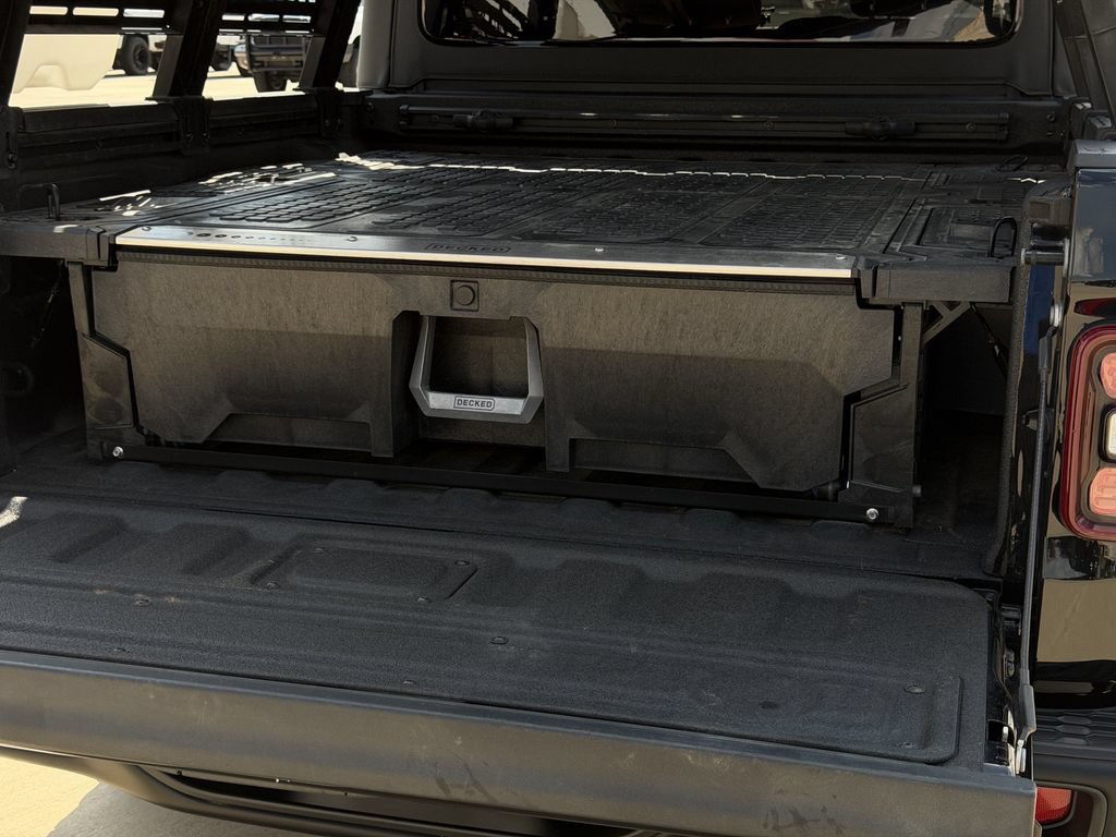 Used 2025 Jeep Gladiator Rubicon AWD/4WD image 26
