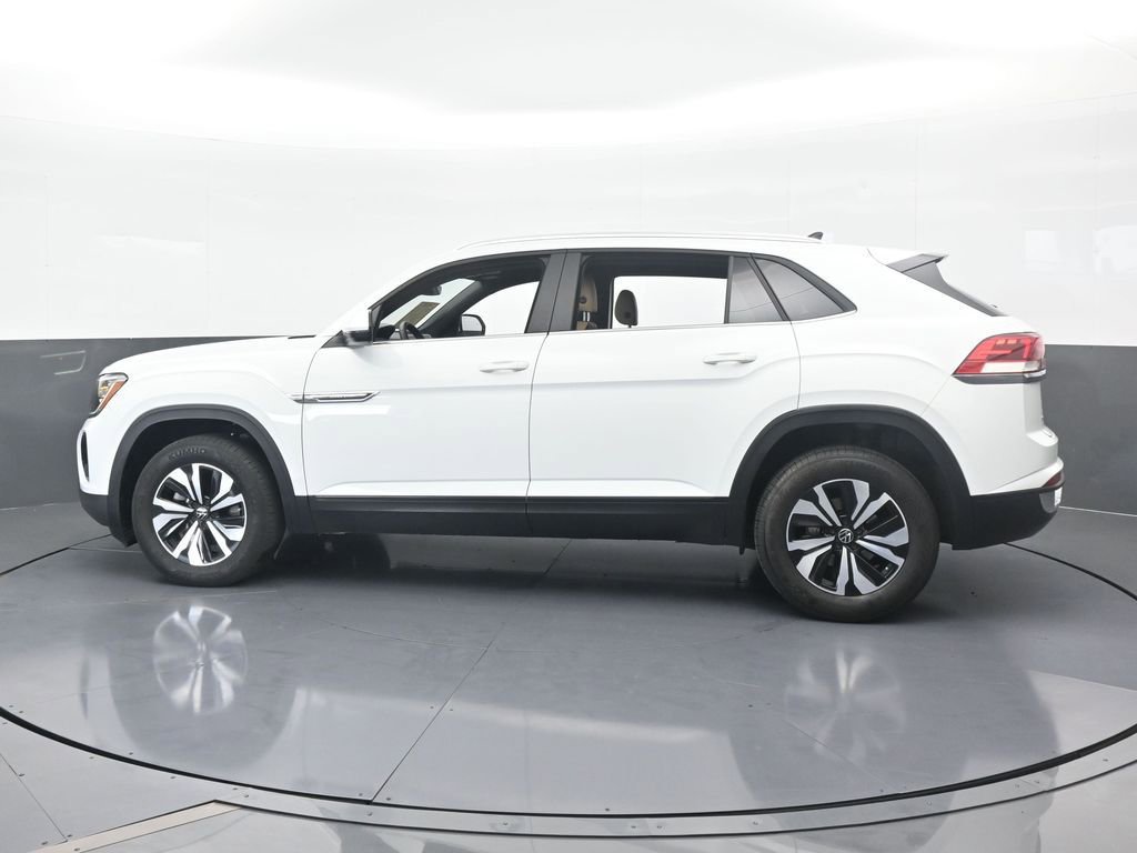 Used 2024 Volkswagen Atlas Cross Sport SE image 3