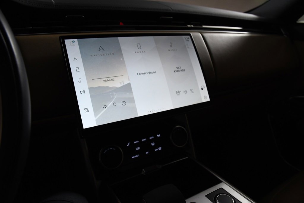 Used 2023 Land Rover Range Rover Long Wheelbase SE image 31