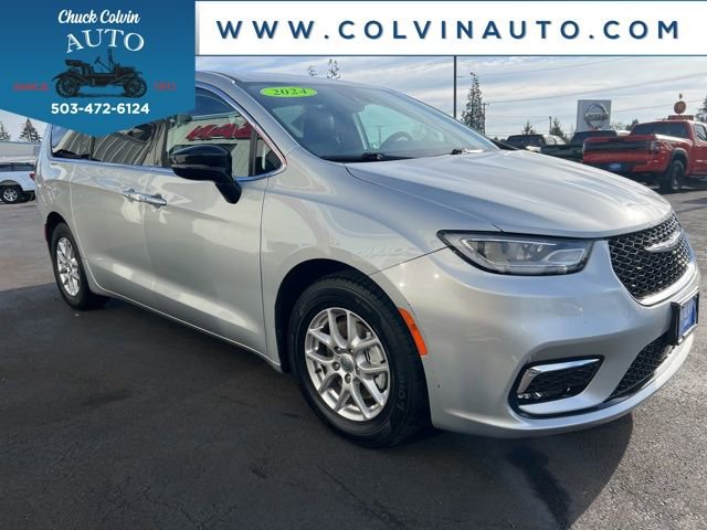 Used 2024 Chrysler Pacifica Touring-L image 5
