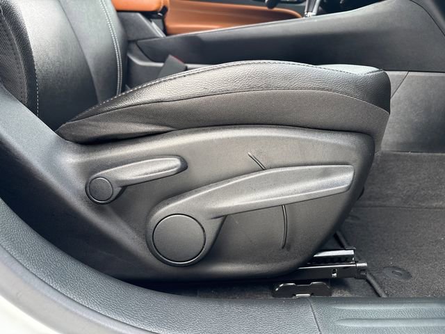 Used 2025 Jeep Compass Limited image 17