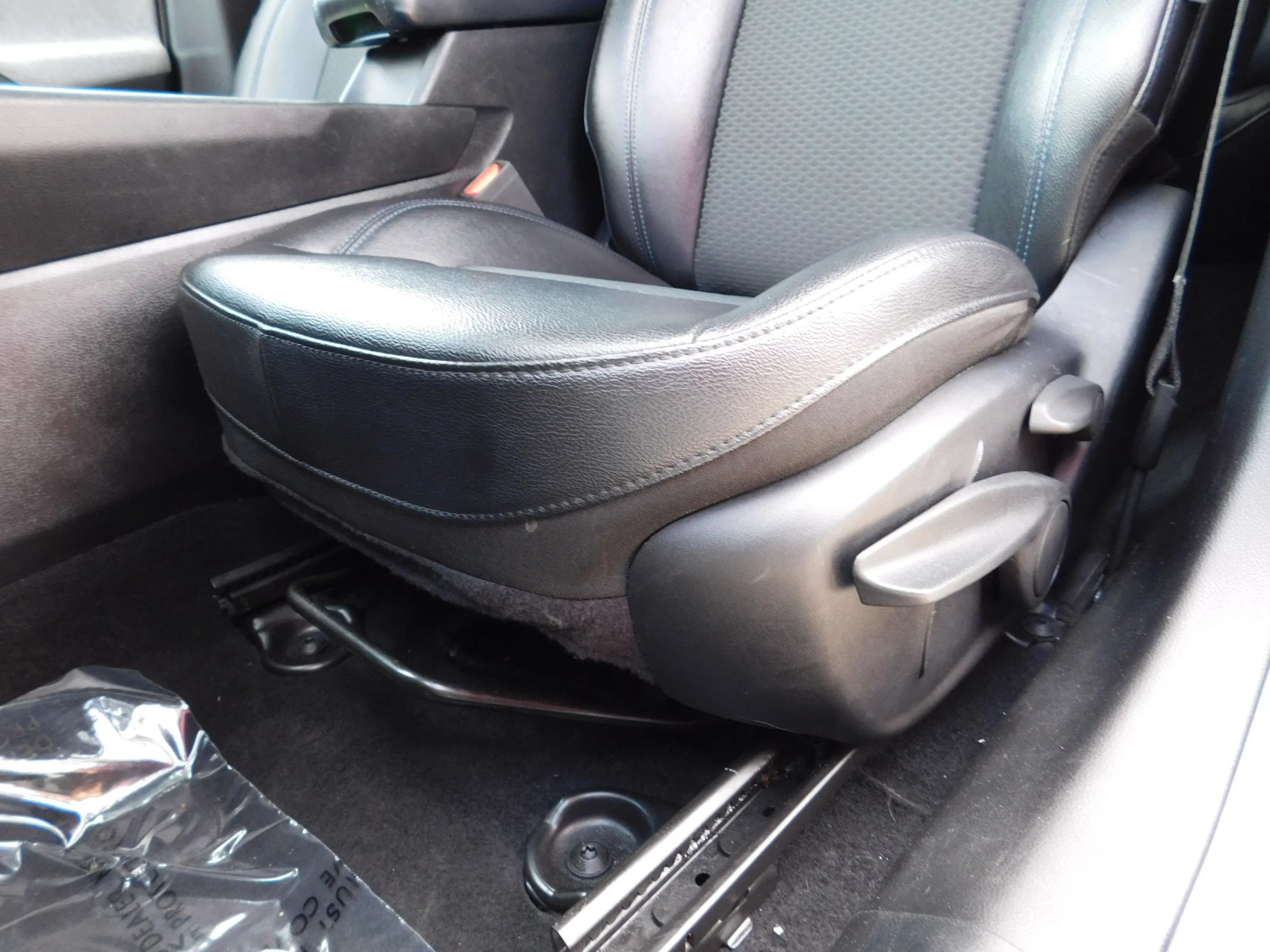 Used 2024 Jeep Compass Latitude AWD/4WD image 17