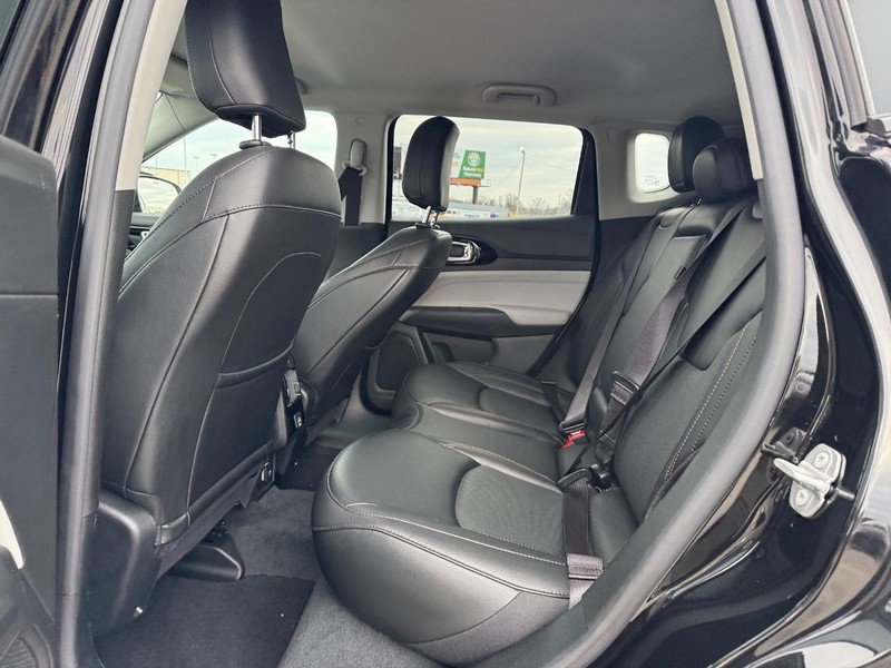 Used 2022 Jeep Compass Limited image 12