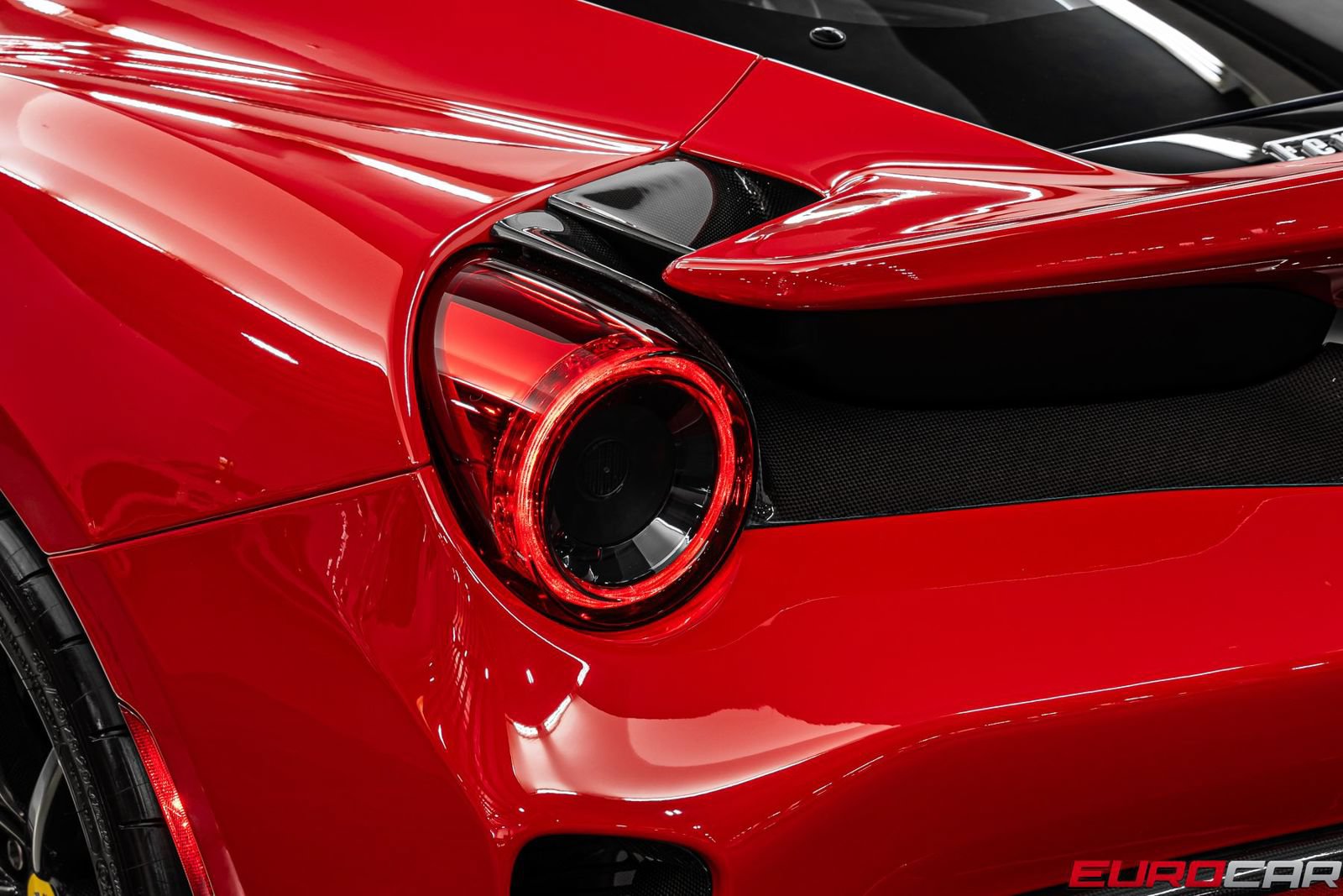 Used 2019 Ferrari 488 Pista Coupe RWD image 24