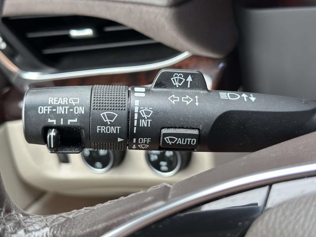 Used 2015 Cadillac Escalade Premium AWD/4WD image 39