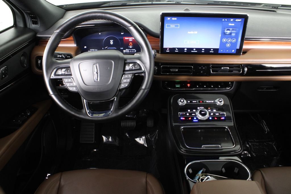 Used 2023 Lincoln Nautilus Reserve w/ Equipment Group 201A AWD/4WD image 6