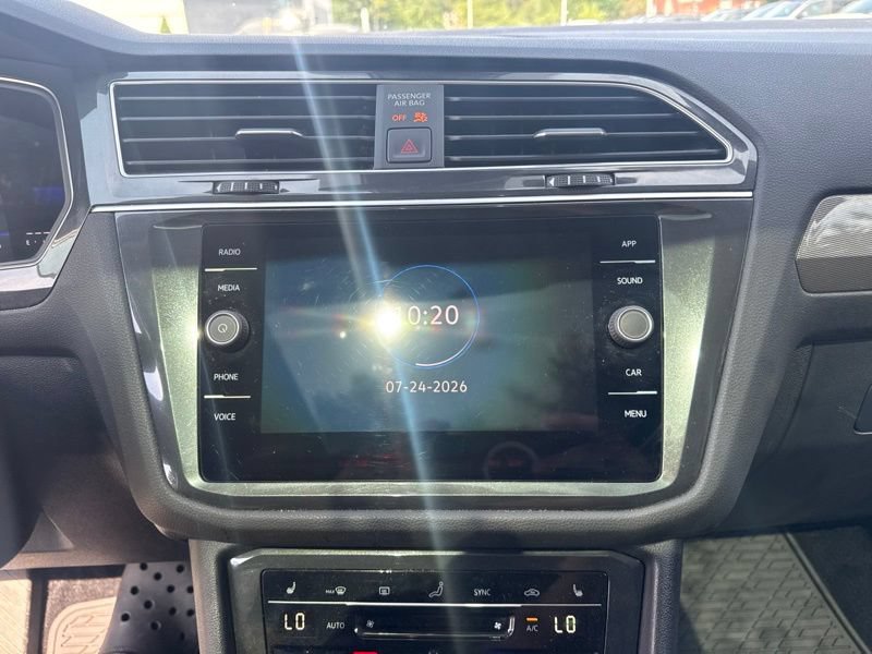 Used 2024 Volkswagen Tiguan SE AWD/4WD image 8