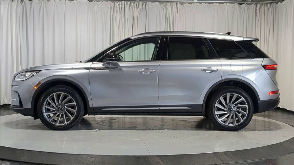 Used 2023 Lincoln Corsair Reserve w/ Equipment Group 201A AWD/4WD image 6
