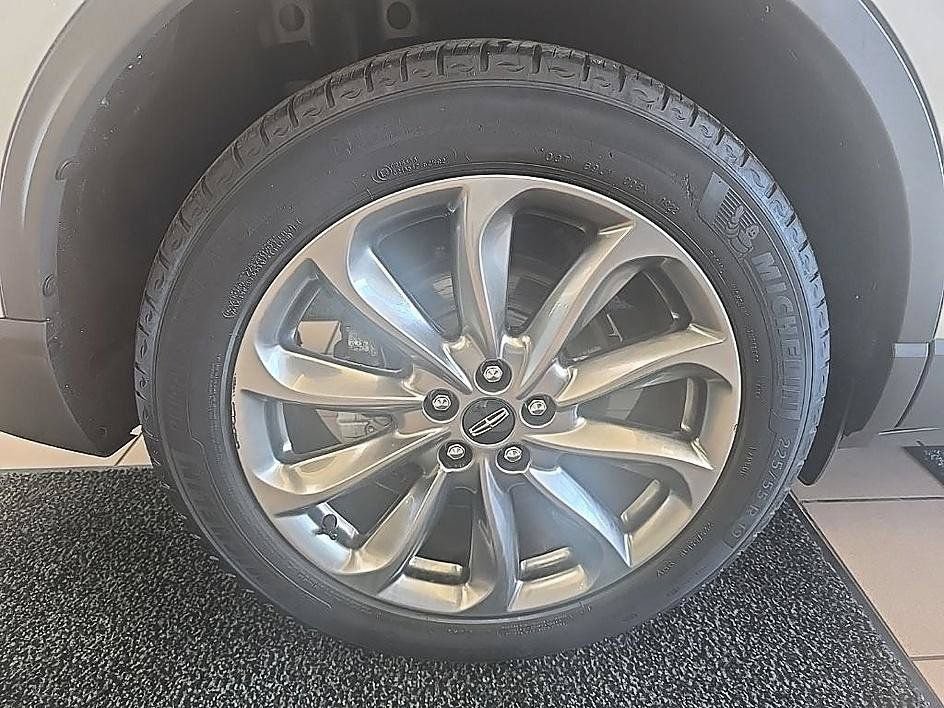 Used 2022 Lincoln Corsair AWD w/ Premium Package image 45