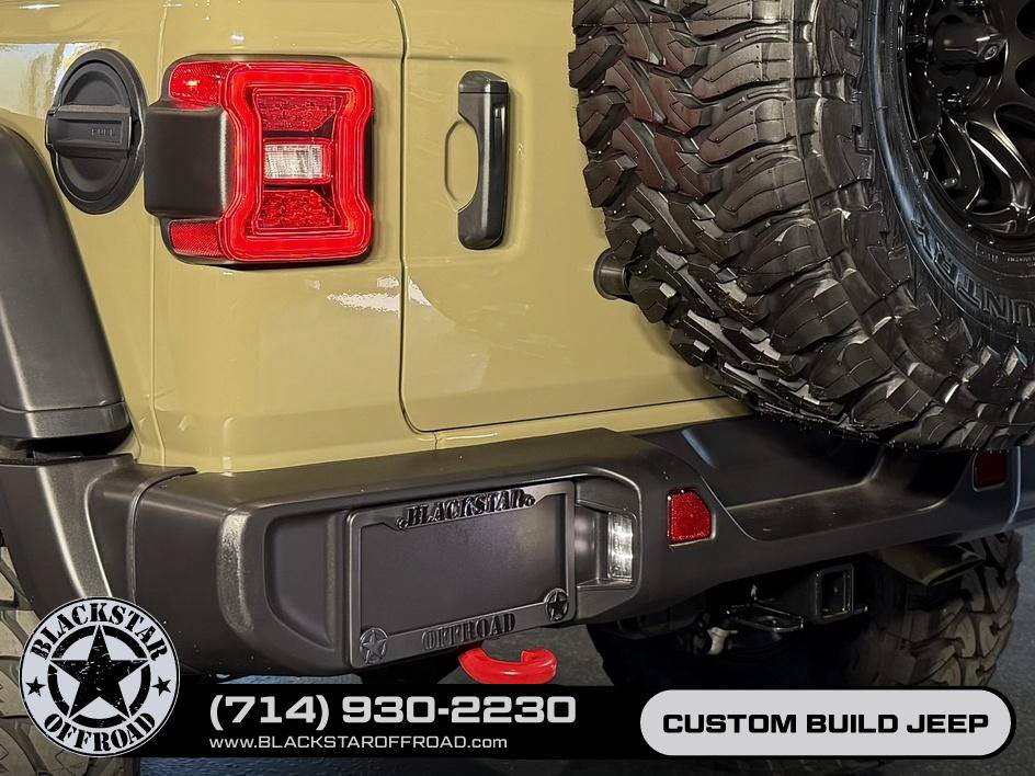 Used 2025 Jeep Wrangler Unlimited Rubicon AWD/4WD image 9