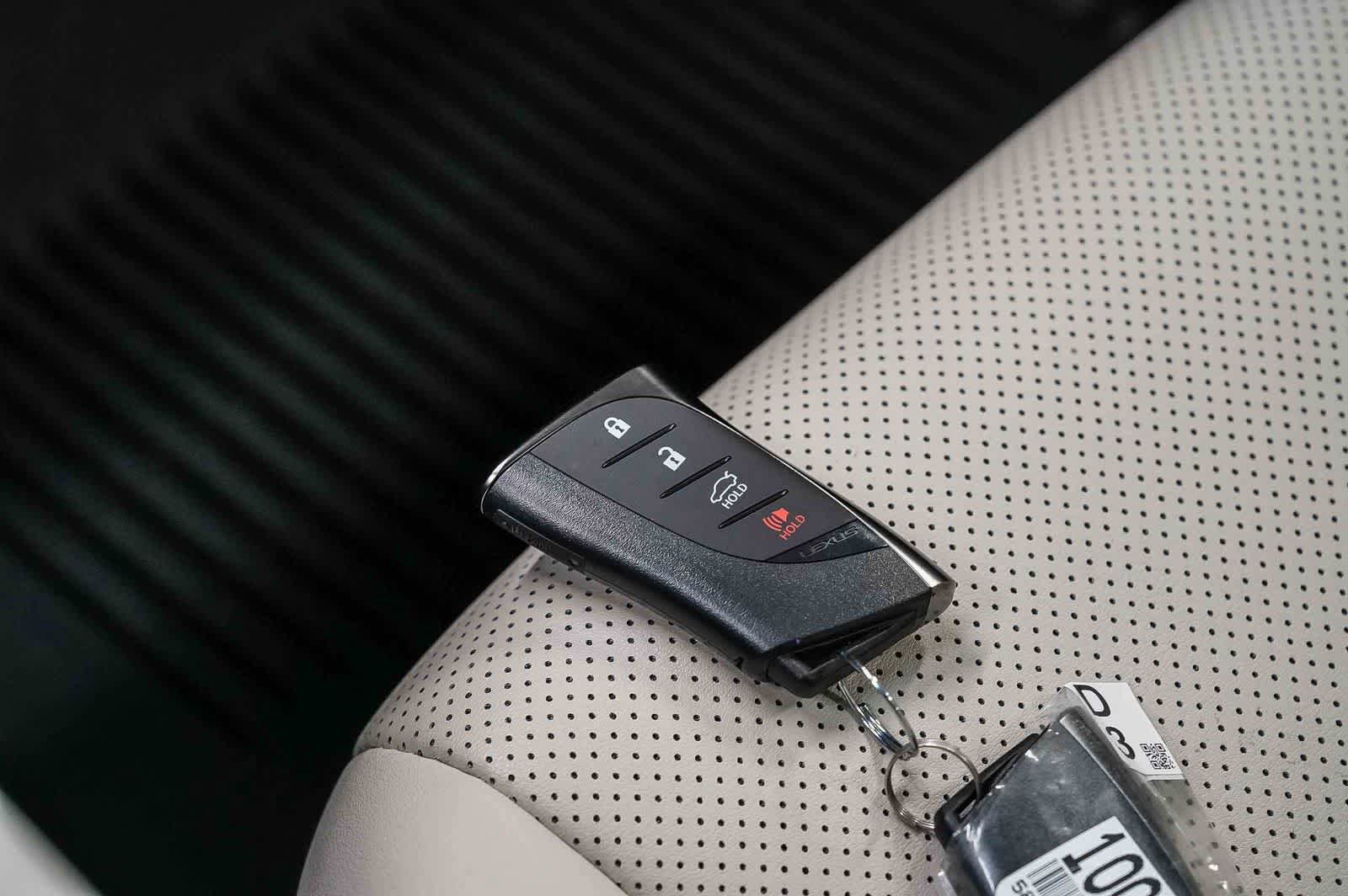 Used 2025 Lexus ES 300h w/ Premium Package FWD image 27