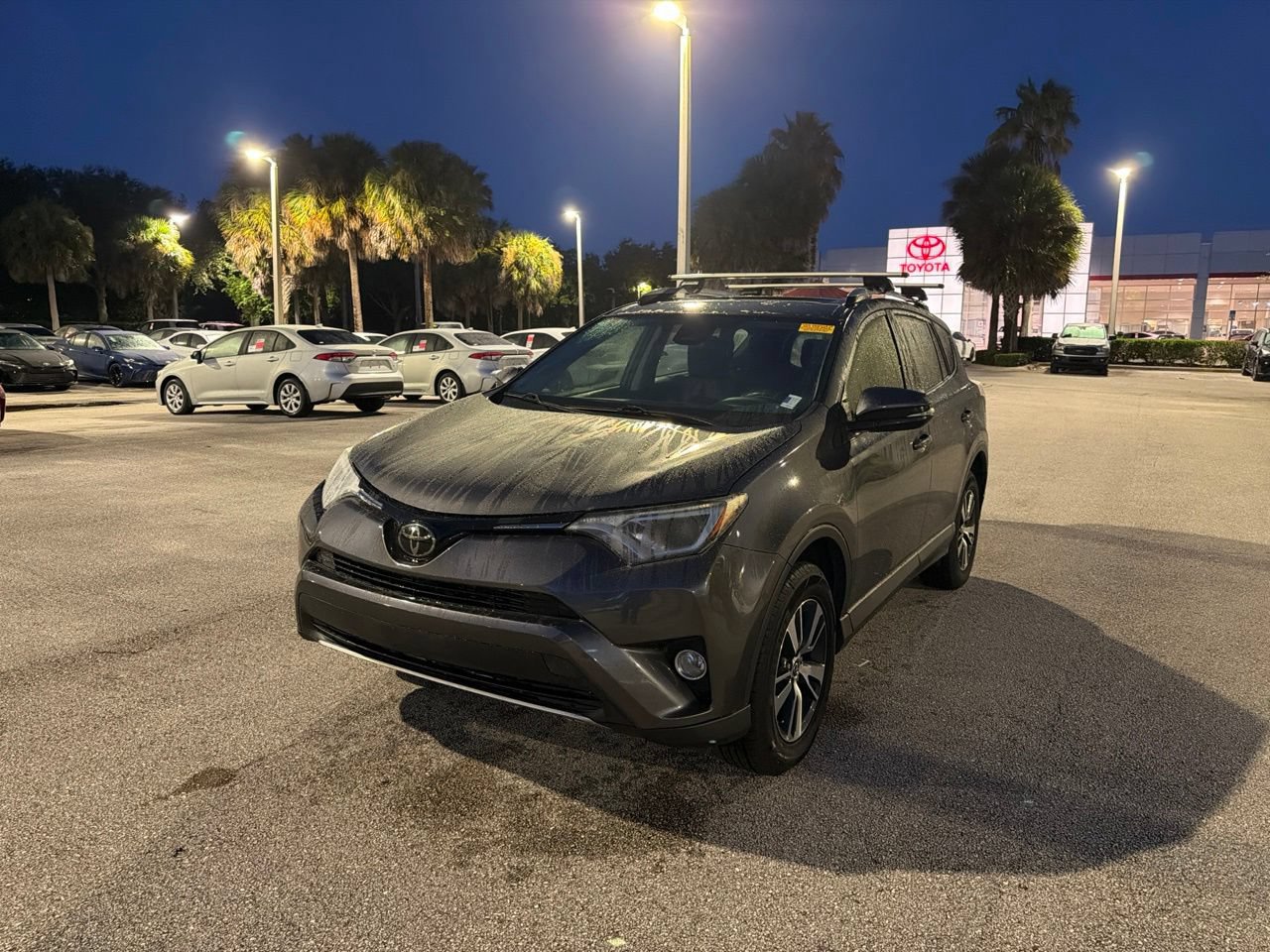 Used 2018 Toyota RAV4 XLE FWD image 1