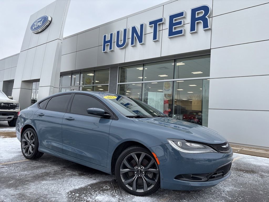 Used 2015 Chrysler 200 S w/ Comfort Group