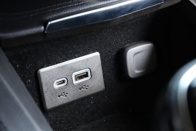 Used 2022 Cadillac XT4 Premium Luxury w/ Safety Alert Package image 31