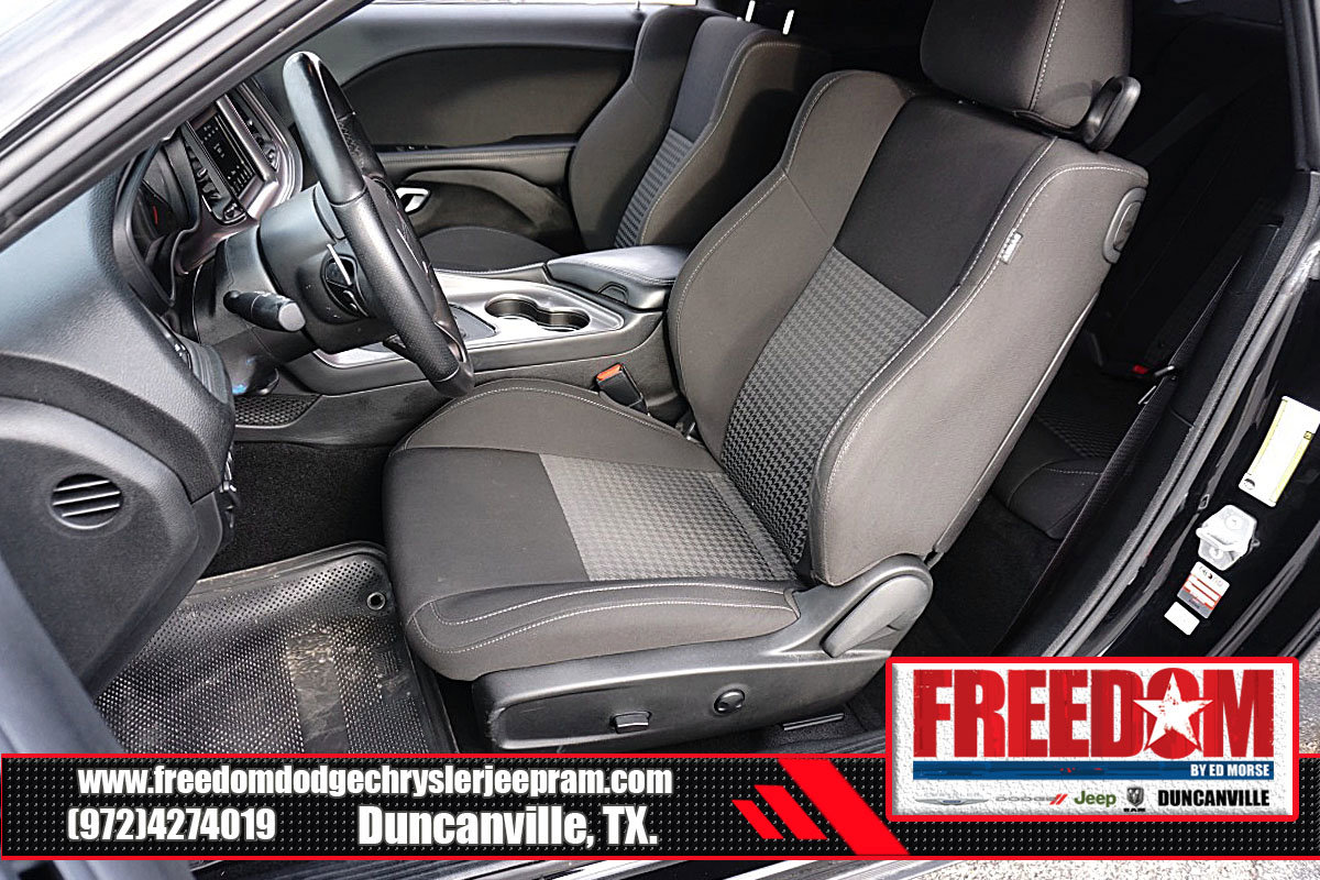 Used 2023 Dodge Challenger R/T w/ Blacktop Package image 13