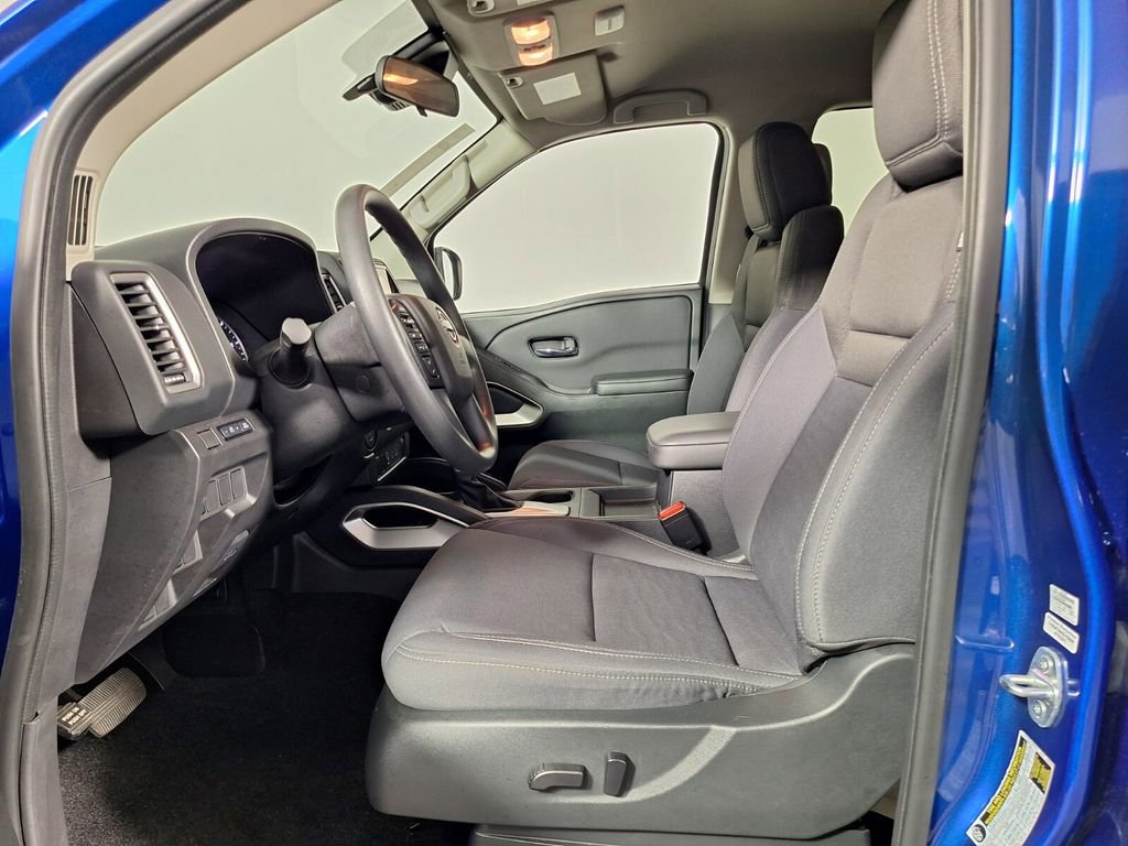 Used 2024 Nissan Frontier SV w/ Technology Package RWD image 11