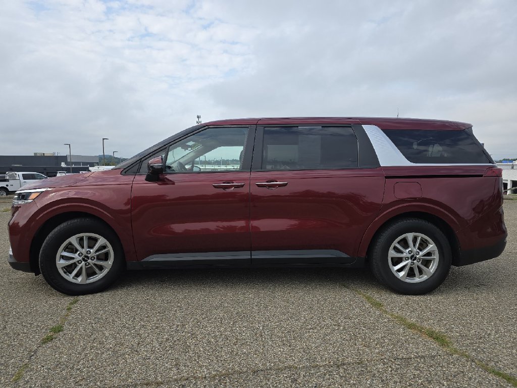 Used 2022 Kia Carnival LX FWD image 16