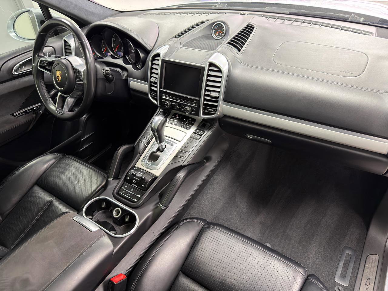 Used 2016 Porsche Cayenne GTS image 27