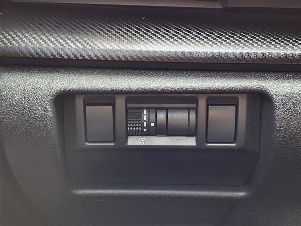 Used 2025 Subaru Crosstrek 2.0i Premium image 8