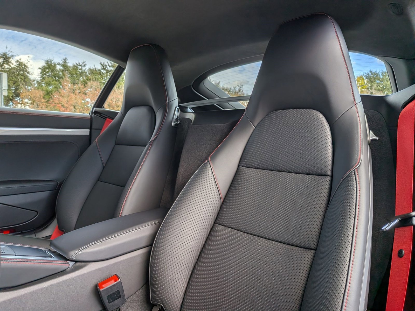 Certified 2025 Porsche 718 Cayman GT4 image 5