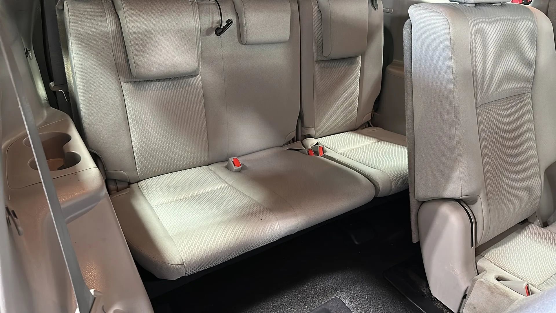 Used 2019 Toyota Highlander LE AWD/4WD image 18