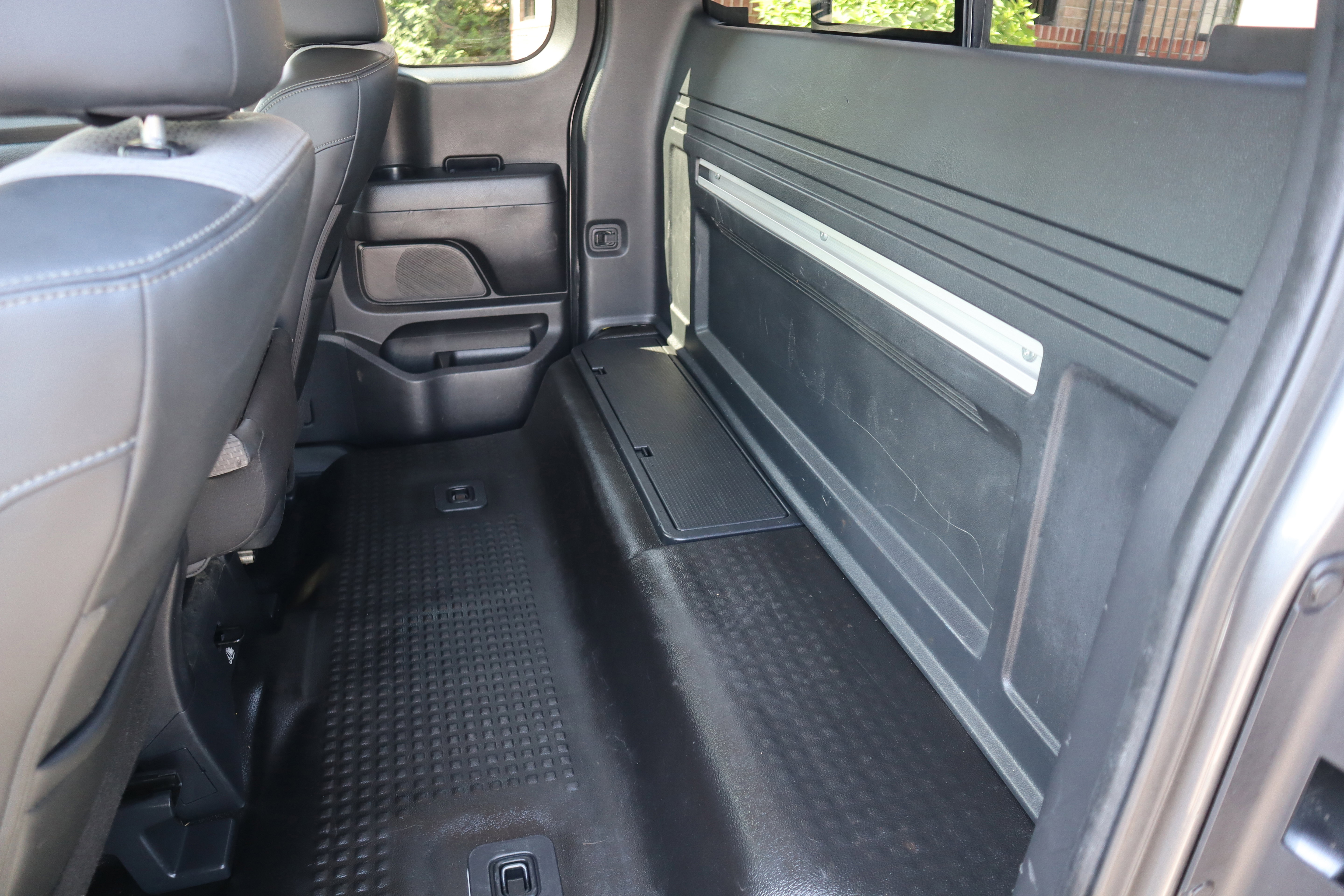 Used 2017 Nissan Titan S RWD image 23