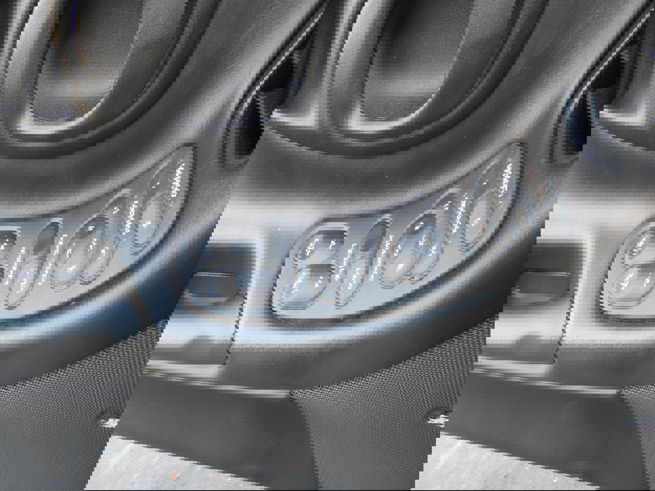 Used 2004 Chevrolet Corvette Convertible w/ Preferred Equipment Group image 5