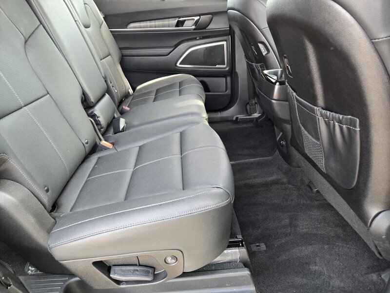 Used 2025 Kia Telluride EX FWD image 16