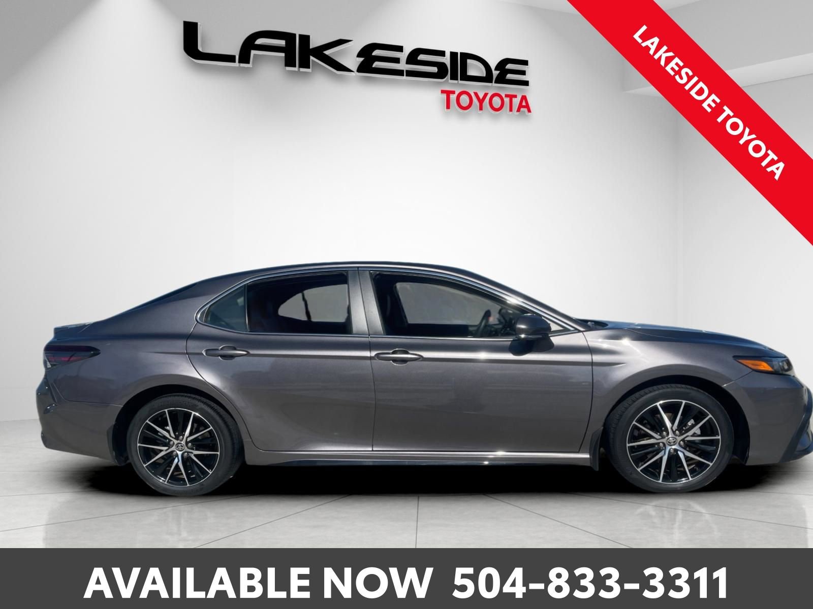 Used 2023 Toyota Camry SE image 7