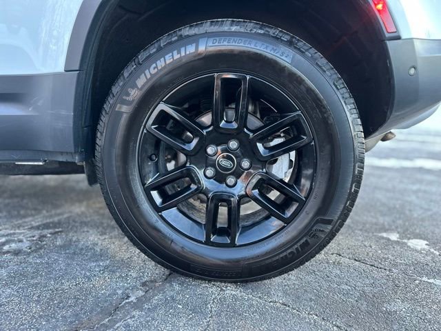 Used 2025 Land Rover Defender 110 S image 28