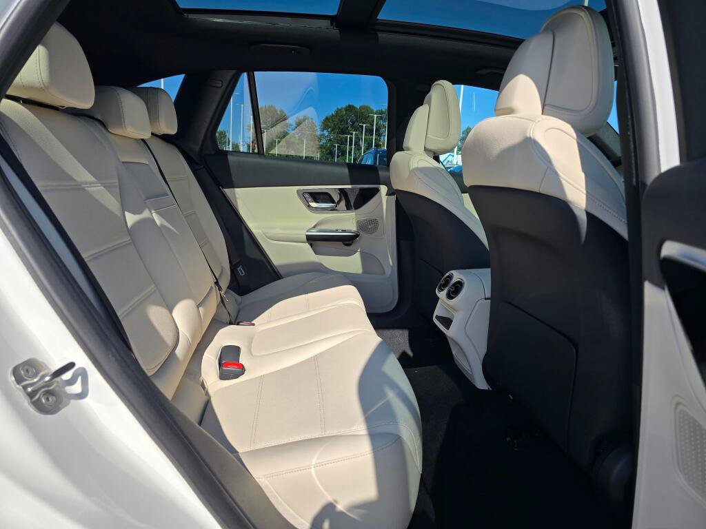 New 2026 Mercedes-Benz GLC 350e 4MATIC image 21