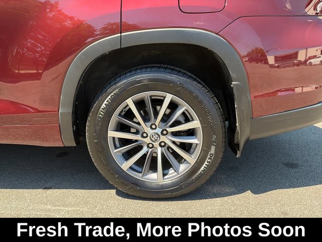 Used 2017 Toyota Highlander XLE AWD/4WD image 12