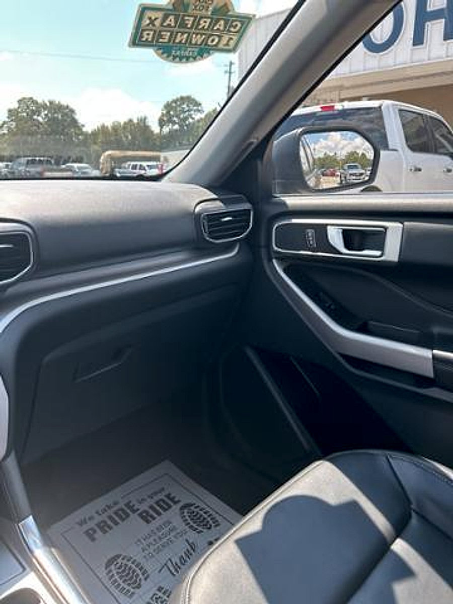 Used 2023 Ford Explorer XLT w/ Equipment Group 202A image 21