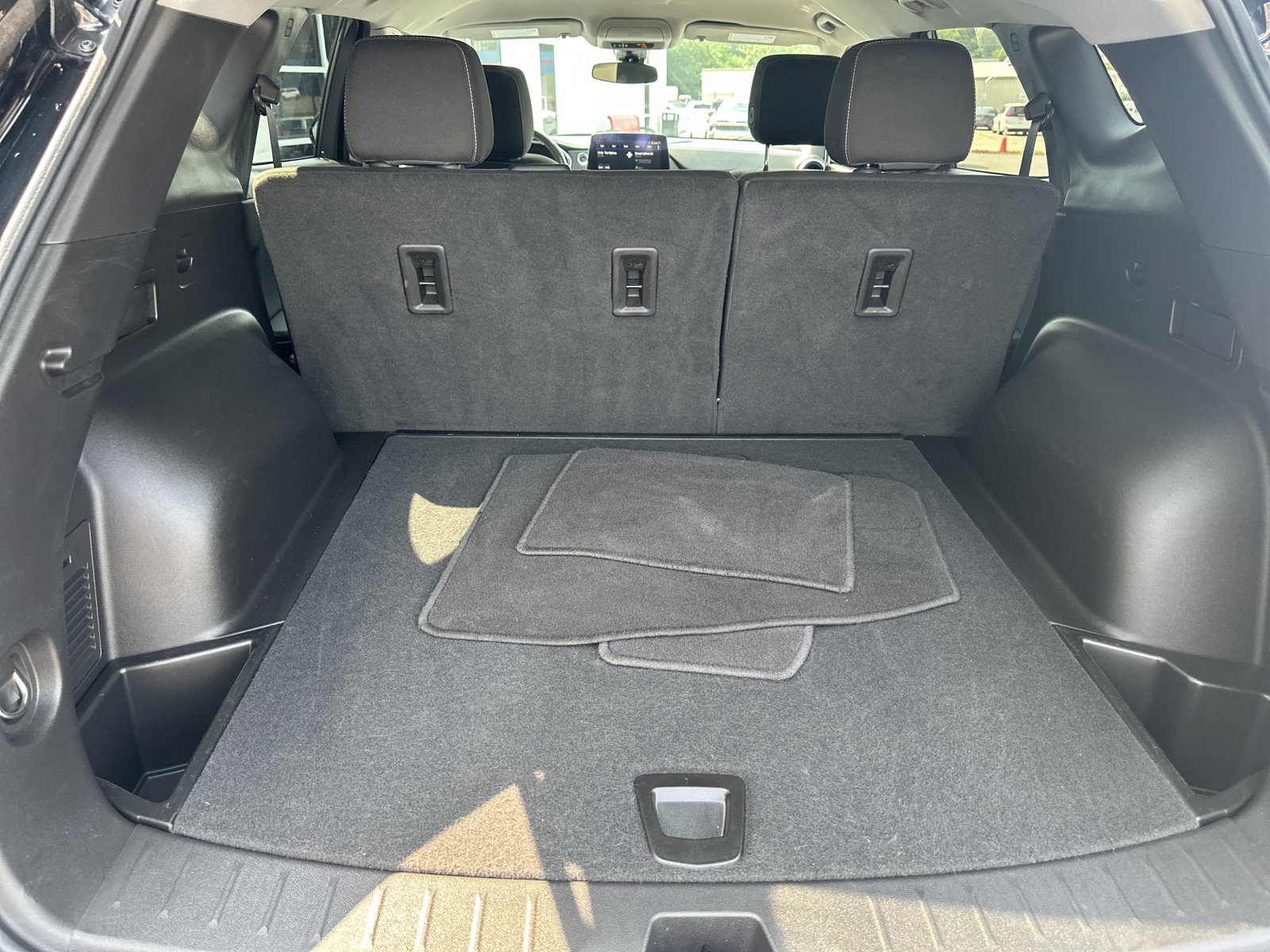 Used 2025 Chevrolet Blazer LT FWD image 26