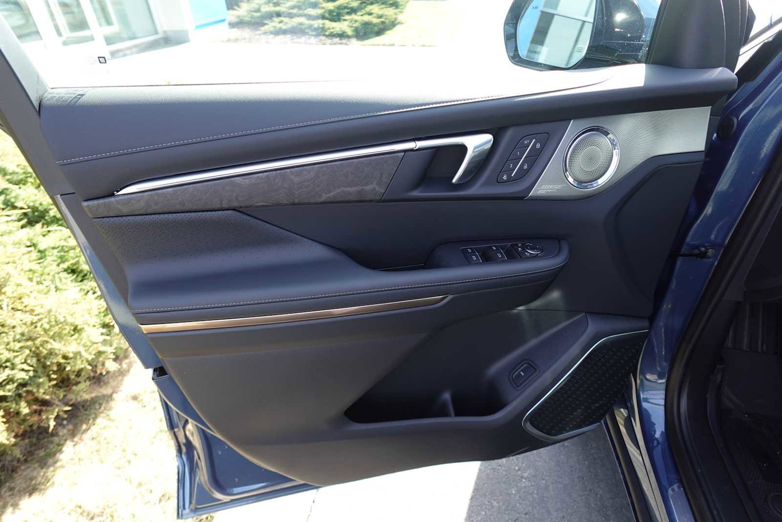 New 2026 Buick Enclave Avenir w/ Super Cruise Package AWD/4WD image 12