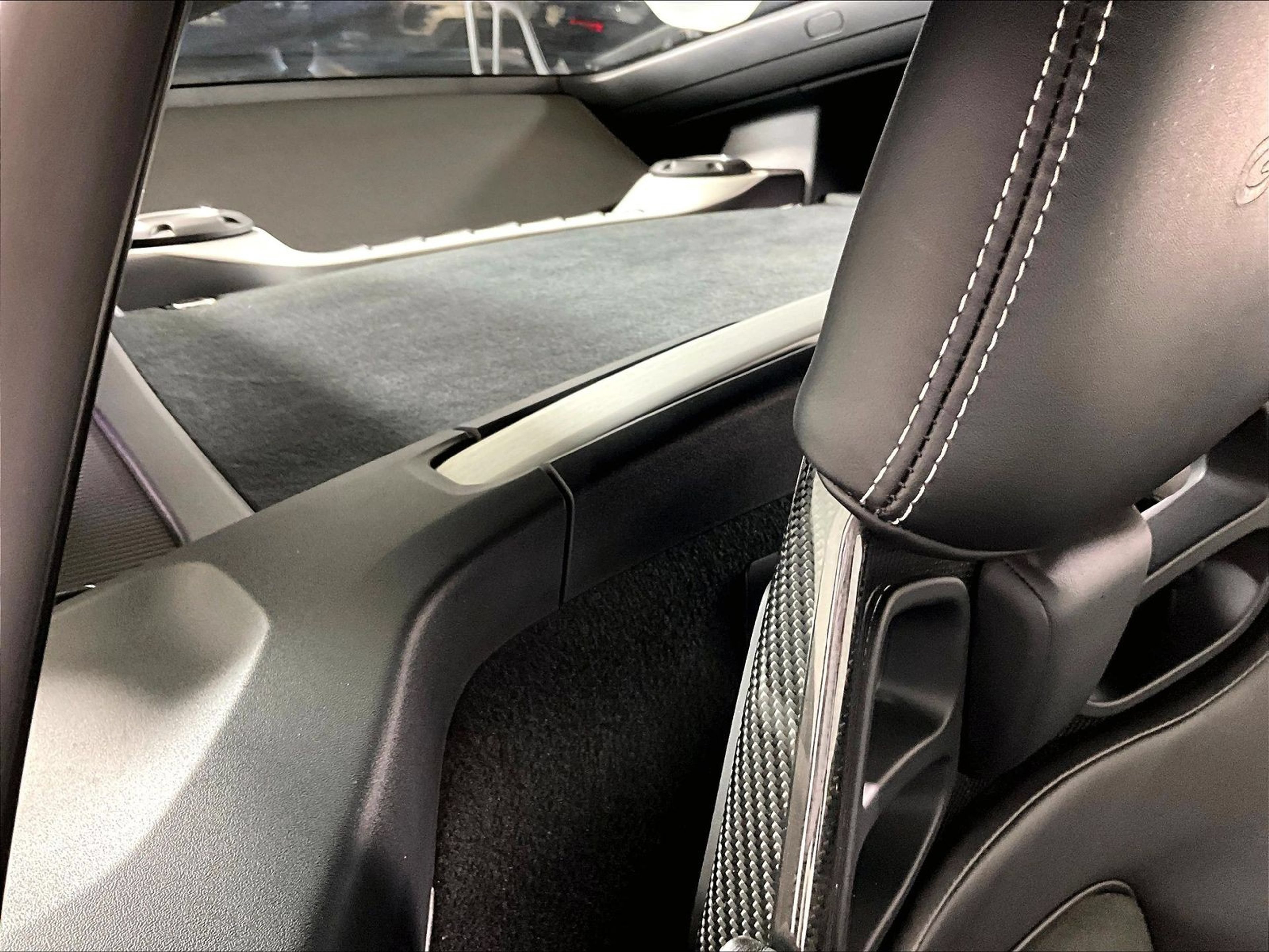 Certified 2022 Porsche 718 Cayman GT4 RWD image 23
