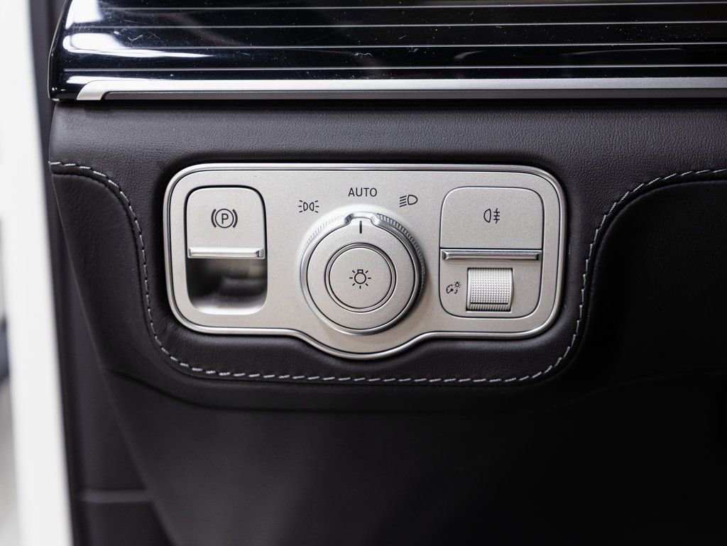 Used 2024 Mercedes-Benz Maybach GLS 600 4MATIC image 10