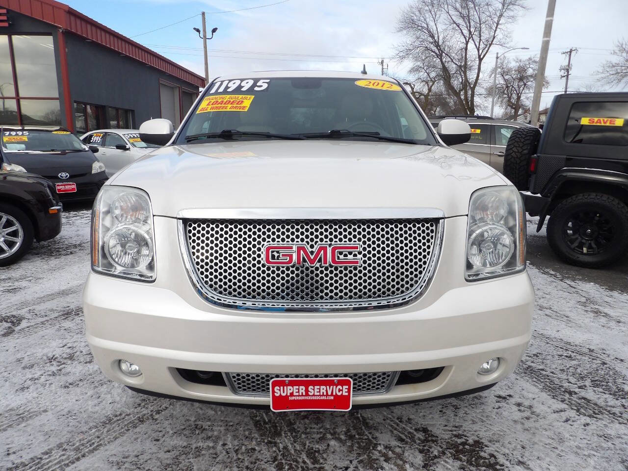Used 2012 GMC Yukon Denali image 2