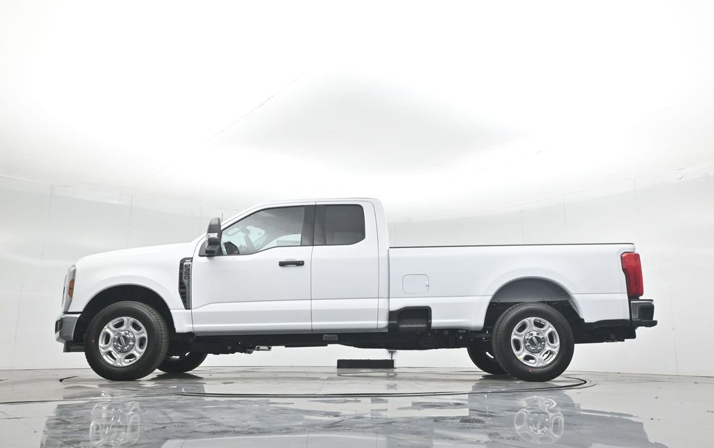 New 2026 Ford F350 XLT image 7