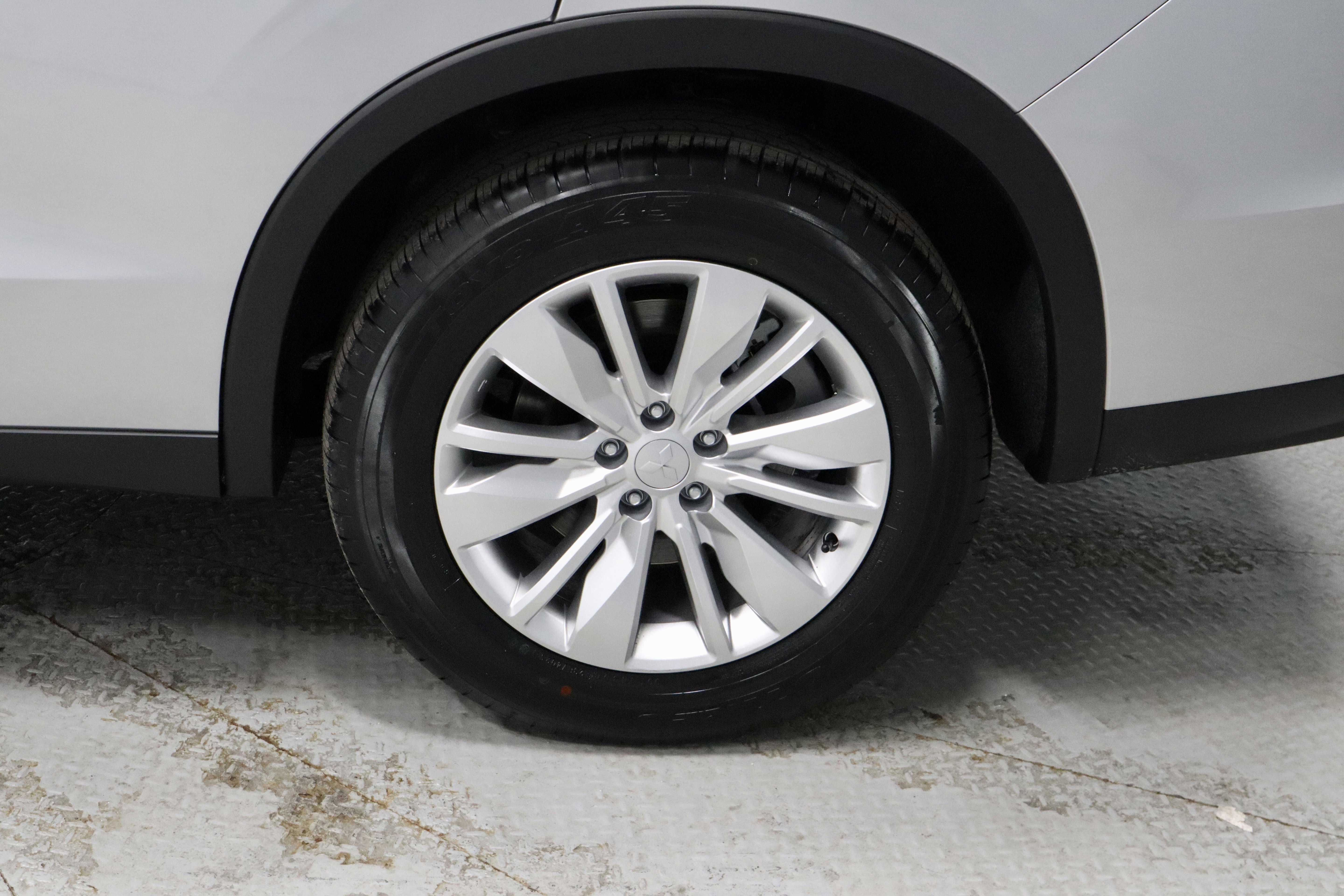 New 2026 Mitsubishi Outlander ES image 33