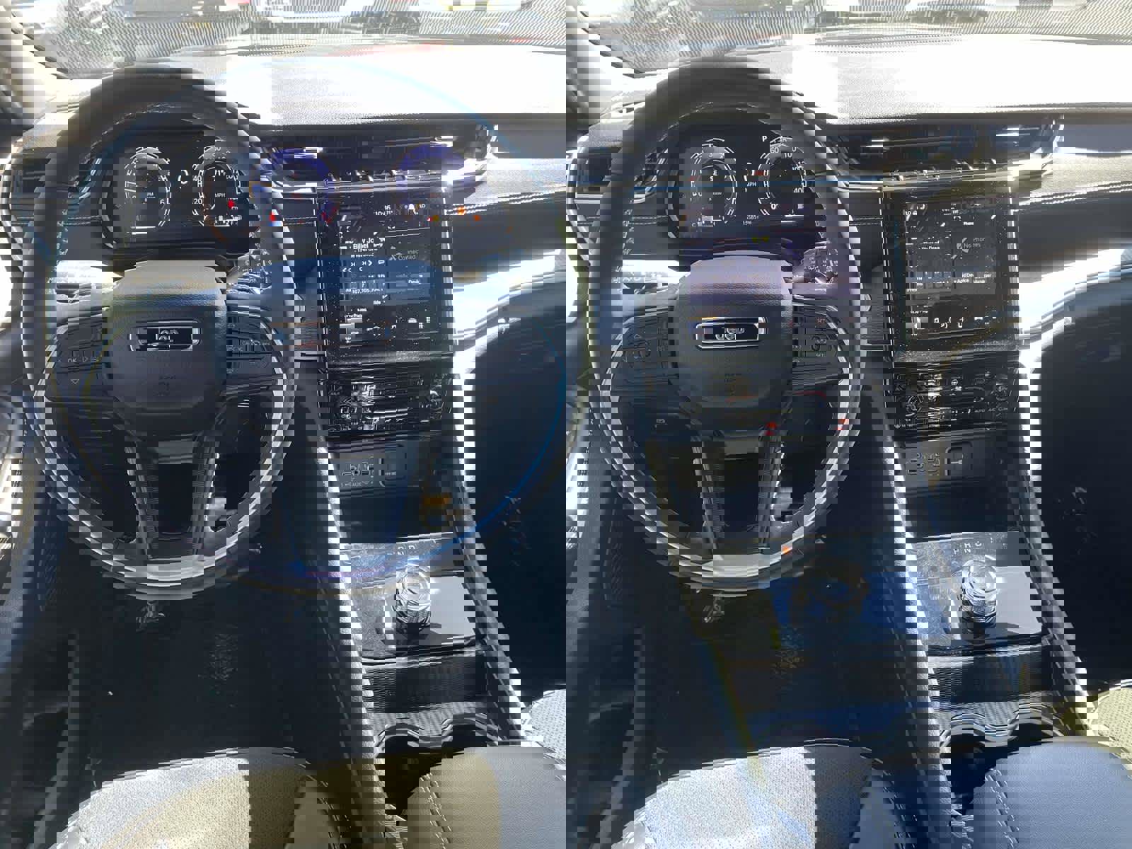 Used 2024 Jeep Grand Cherokee Altitude image 4