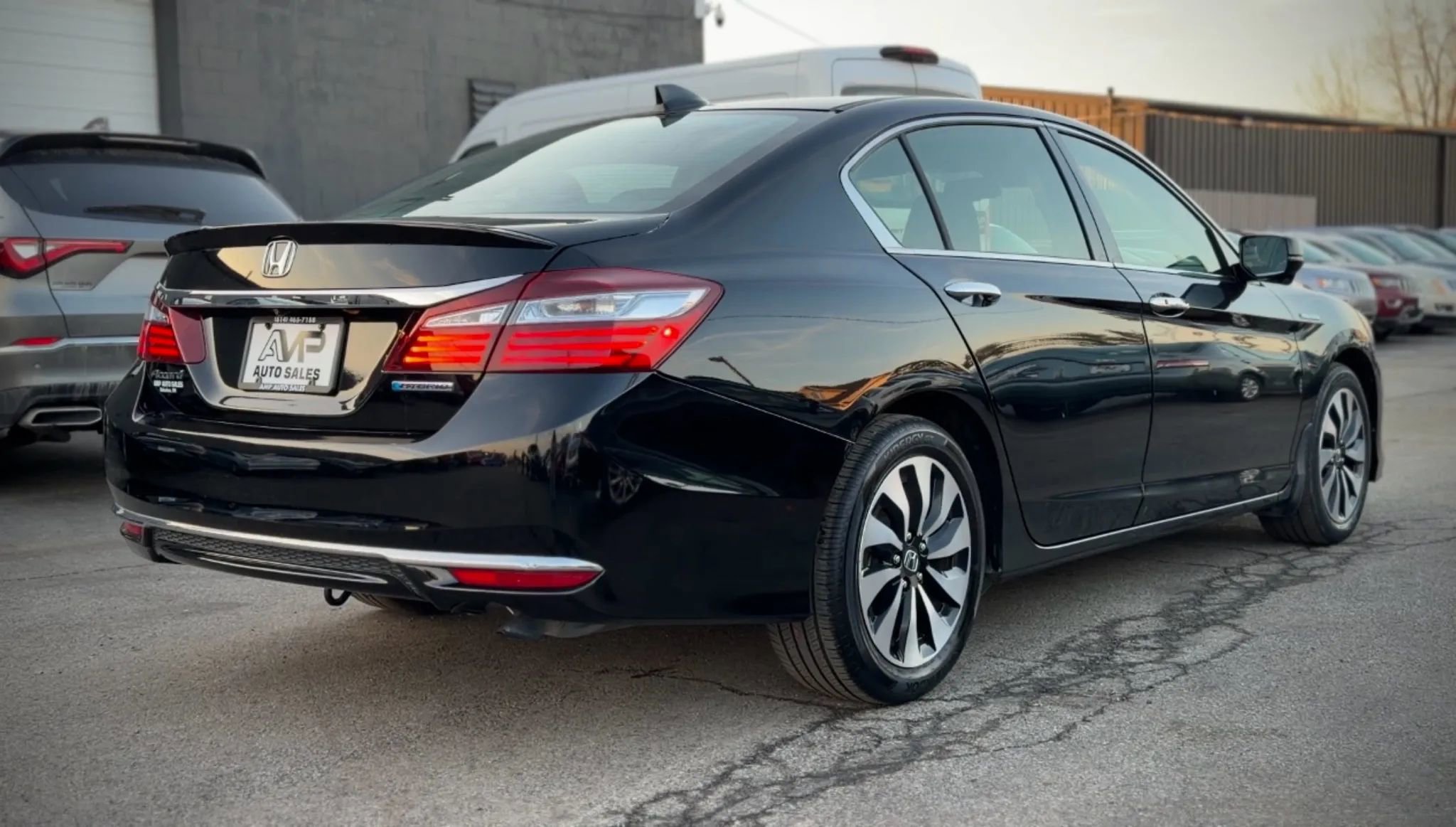 Used 2017 Honda Accord EX-L image 2