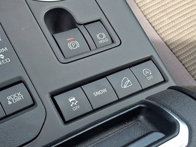 Used 2022 Toyota Highlander L AWD/4WD image 25