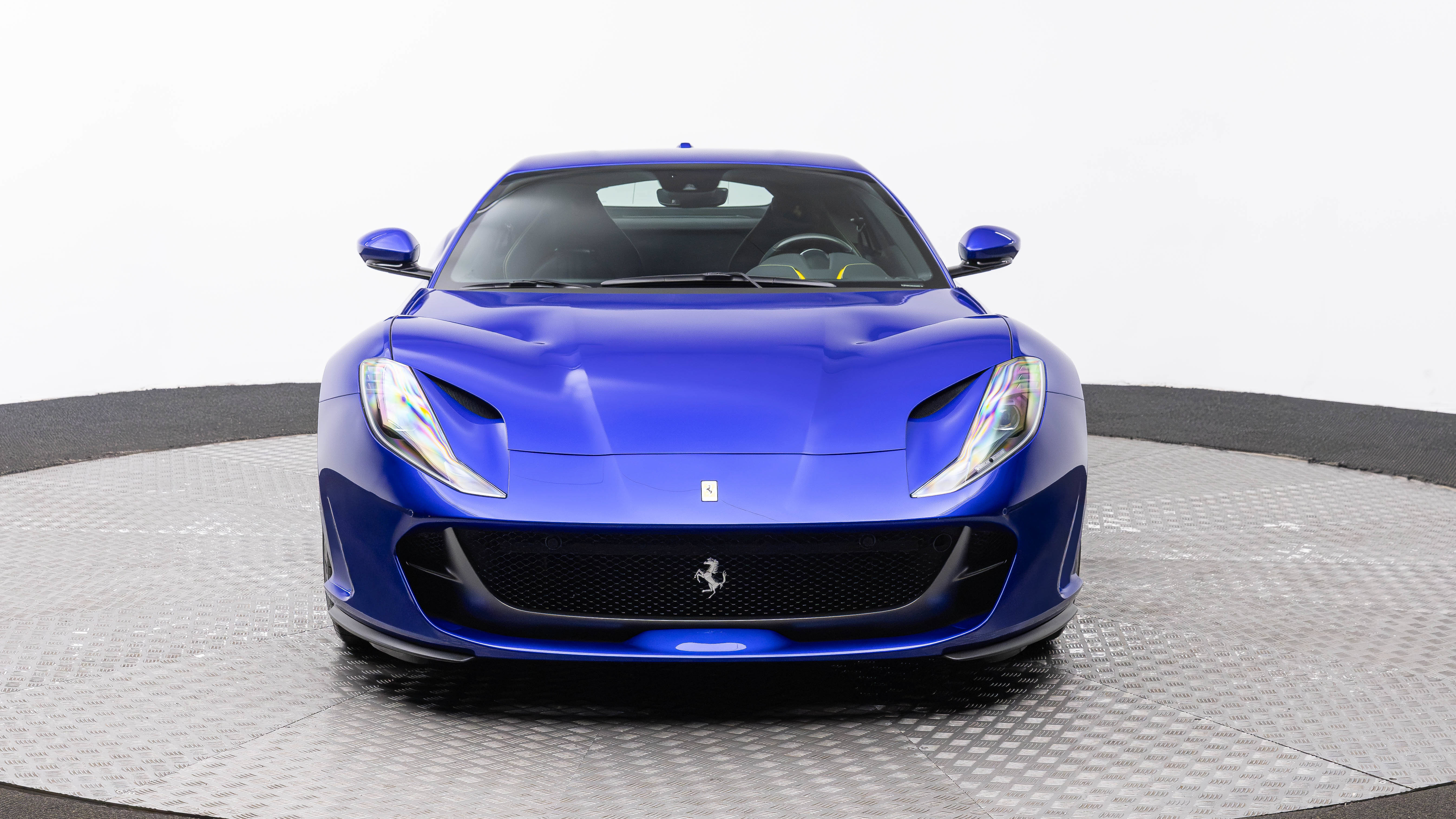 Used 2020 Ferrari 812 Superfast RWD image 10