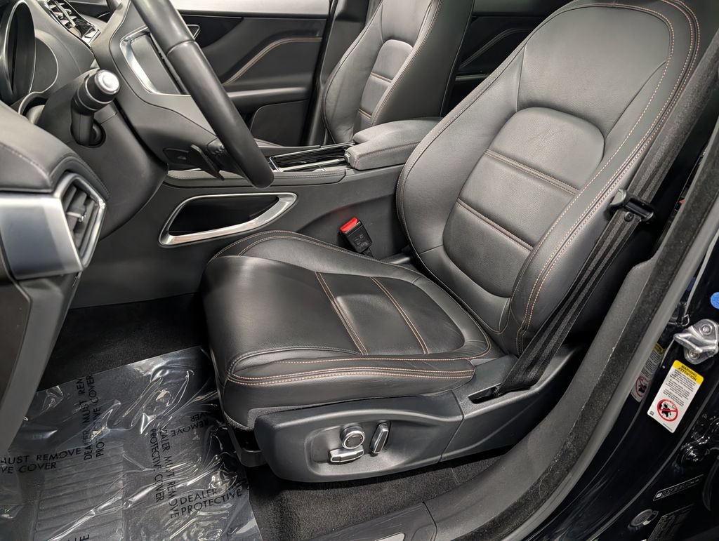 Used 2019 Jaguar F-PACE Prestige AWD/4WD image 12