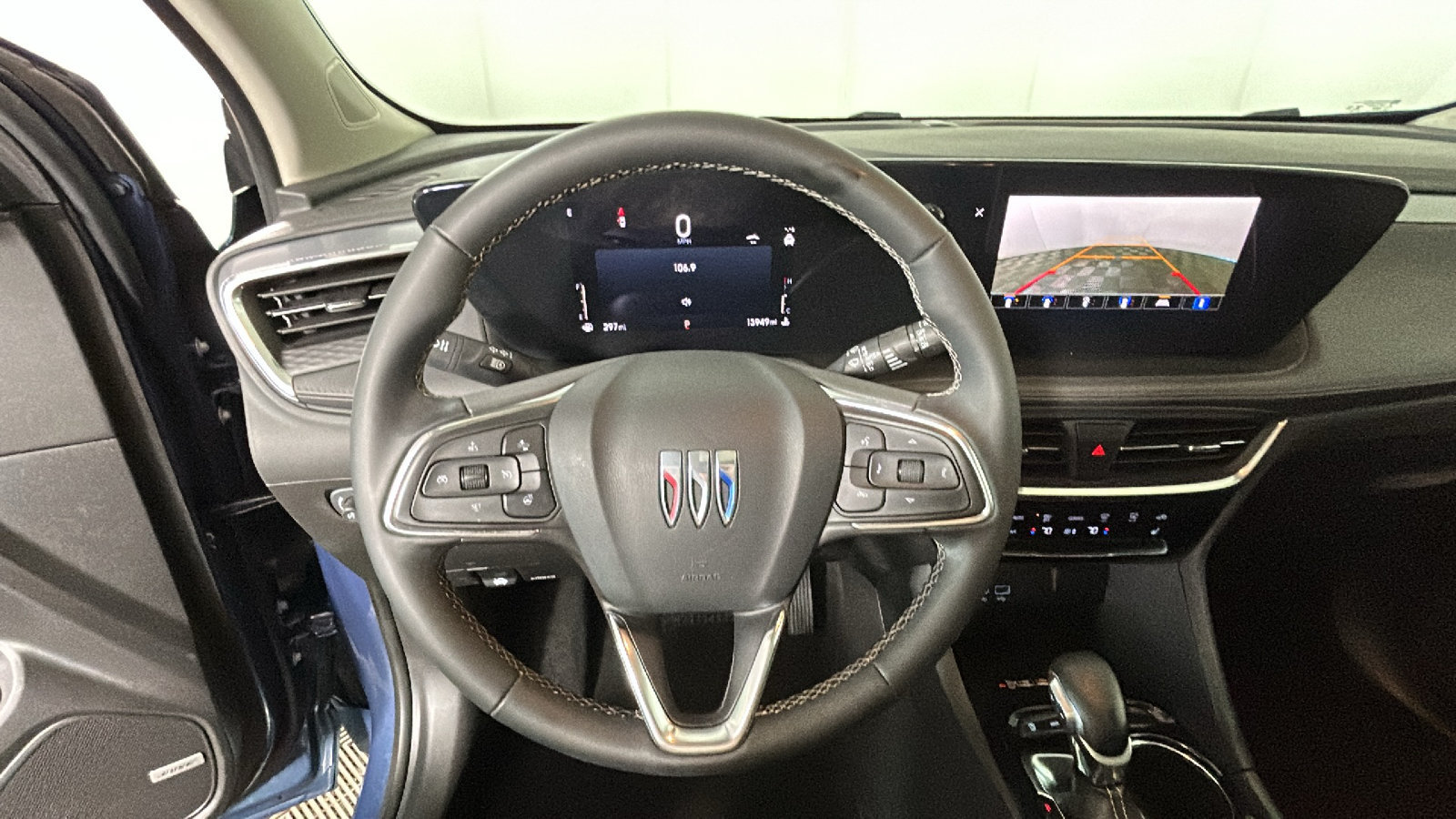 Used 2026 Buick Encore GX Avenir w/ Avenir Technology Package AWD/4WD image 18