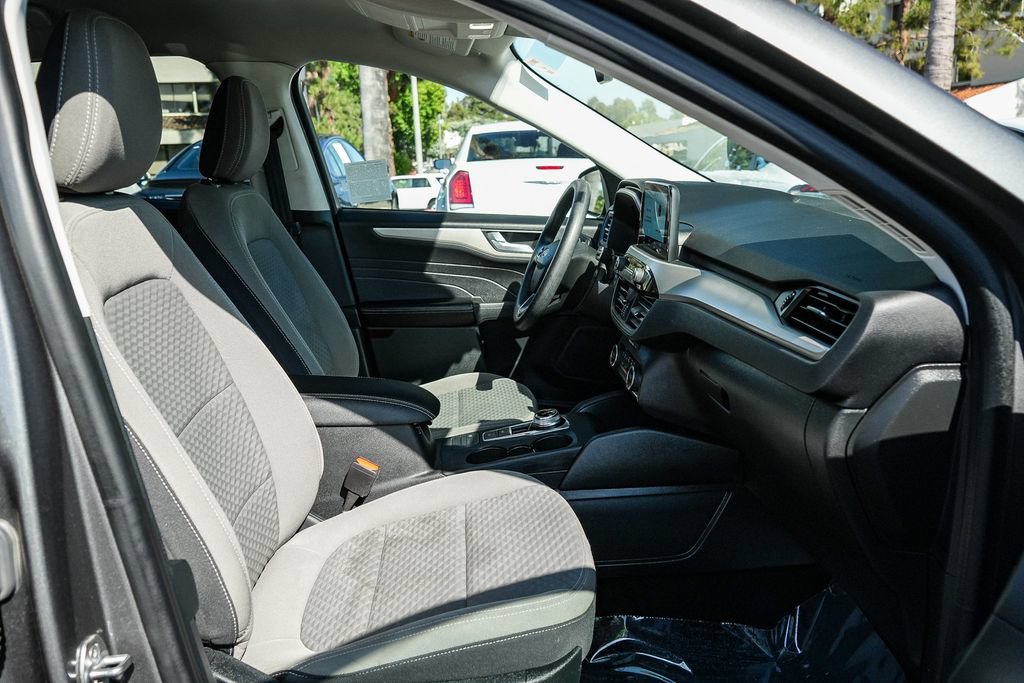Used 2021 Ford Escape SE FWD image 14